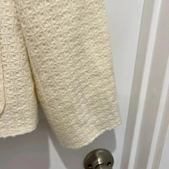 Coldwater Creek Winter White Blazer Like New - Picture 6 of 15